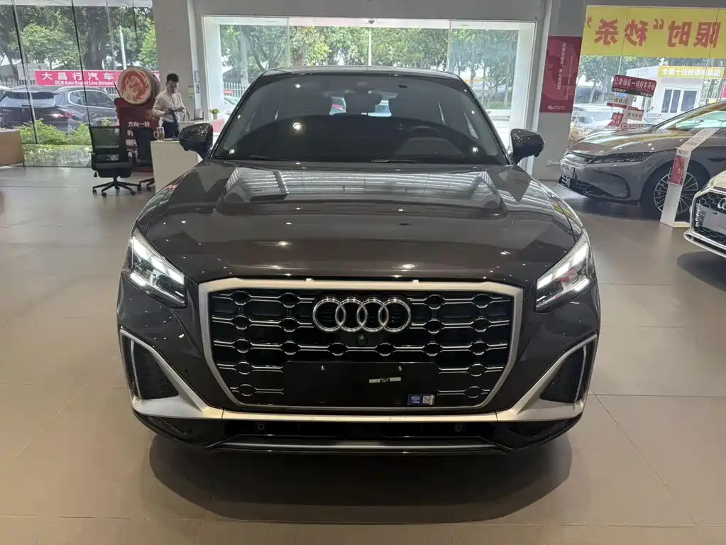 Audi Q2L — миниатюра 2