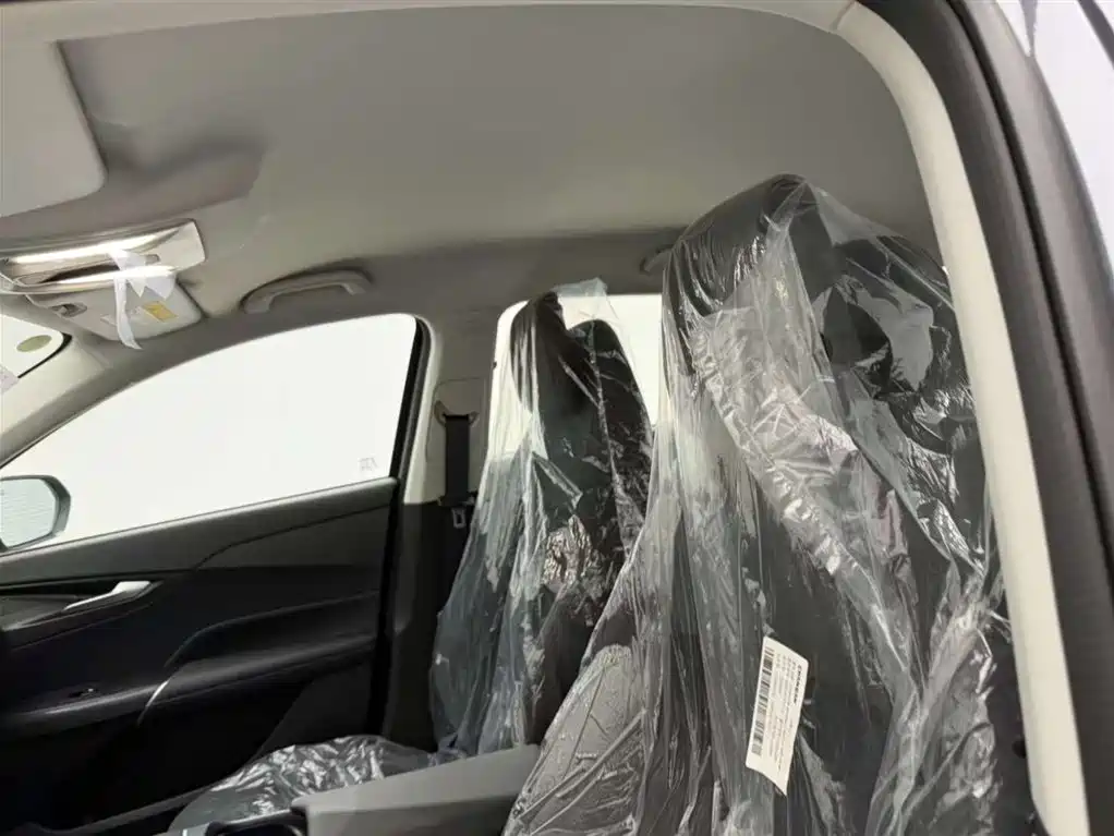 Chang'an Yidong PHEV 2026 Silver/gray из Китая