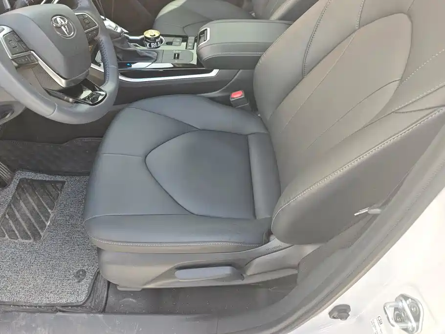 Toyota Highlander — миниатюра 9