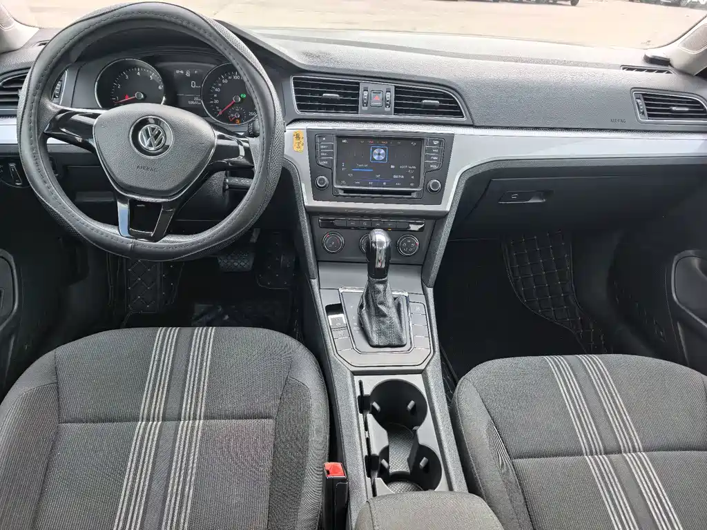Volkswagen Lamando — миниатюра 8