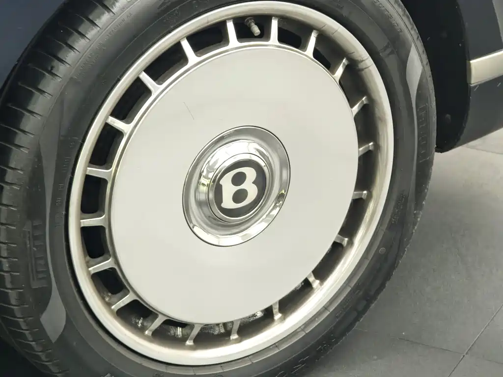 Bentley Mulsanne - фото 16