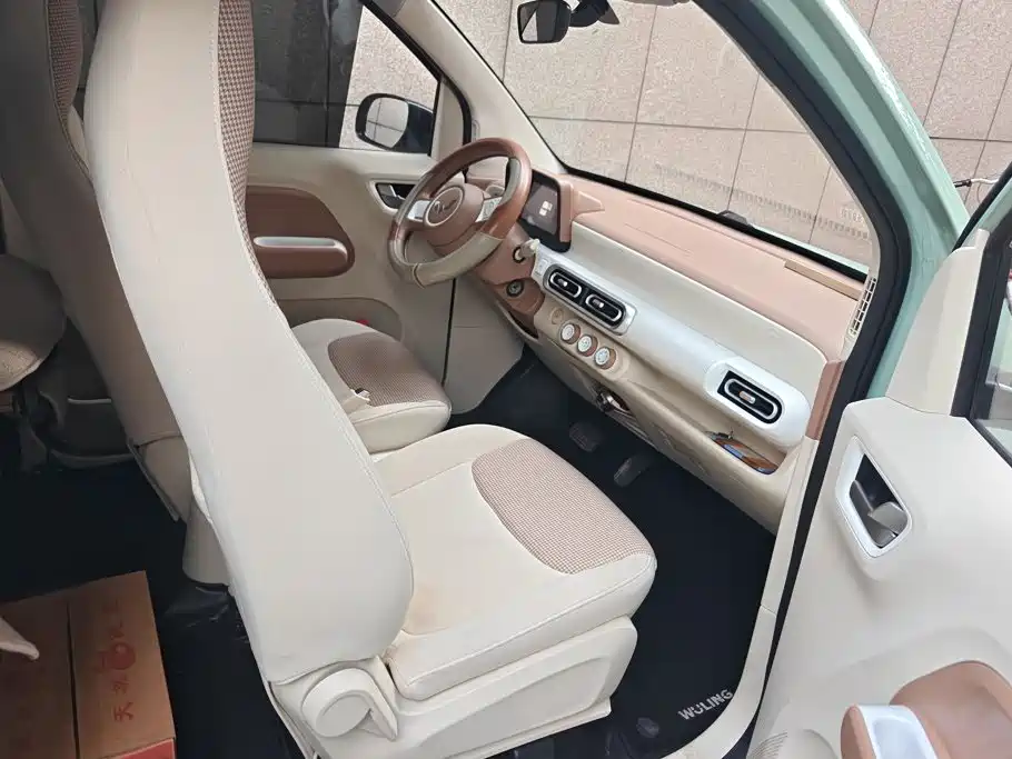 Wuling MINIEV — миниатюра 8