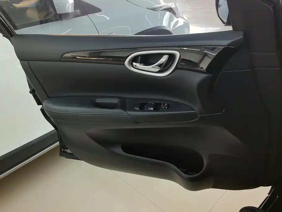 Nissan Sylphy — миниатюра 7