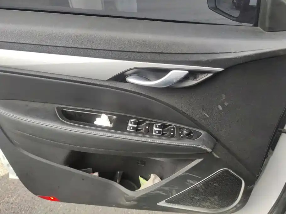 Geely Emgrand — миниатюра 7