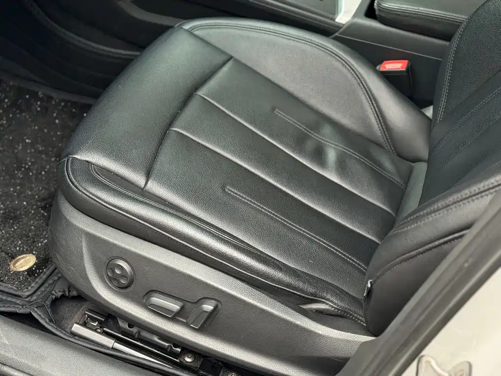 Audi A4L — миниатюра 10