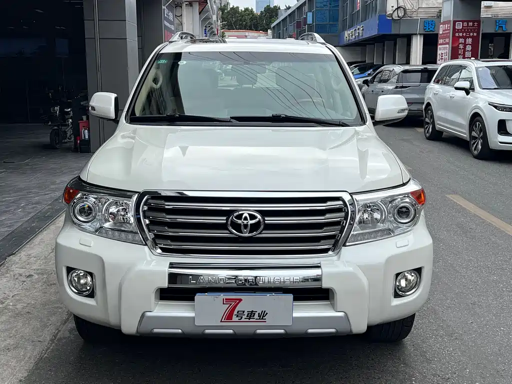 Toyota Land Cruiser 4.6L V8 Middle East Limited Edition, фото 2