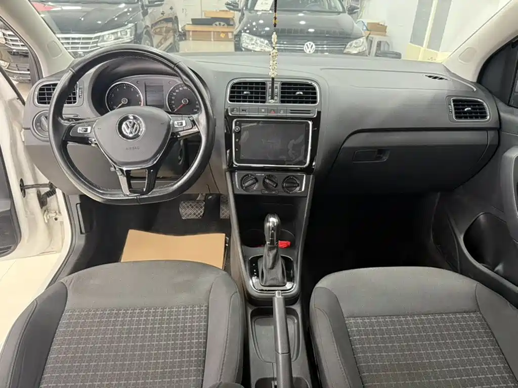 Volkswagen Polo — миниатюра 8
