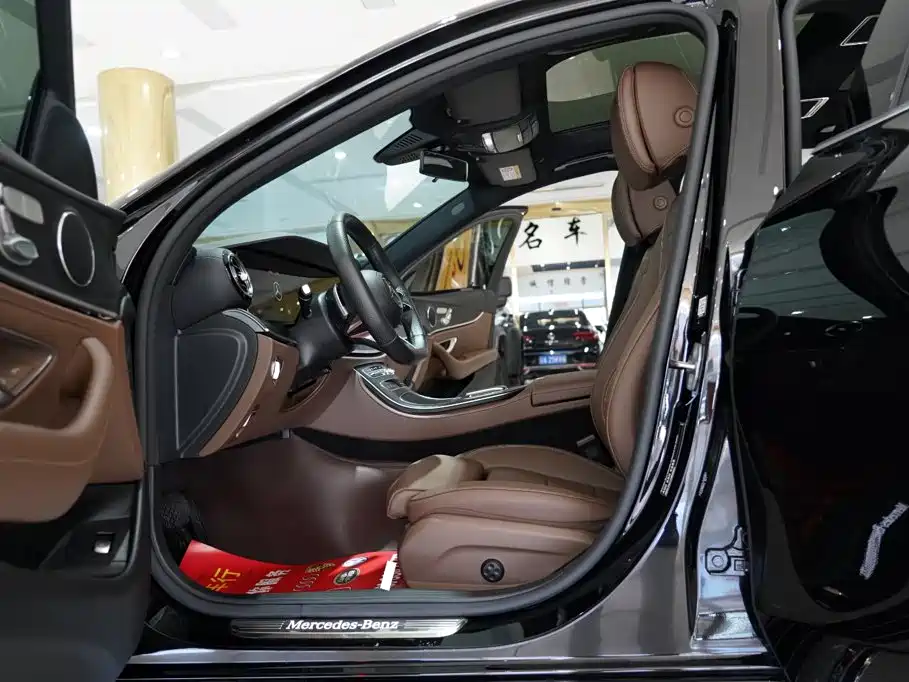 Mercedes-Benz E-Class — миниатюра 5