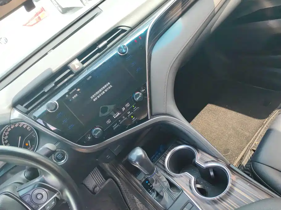 Toyota Camry — миниатюра 13