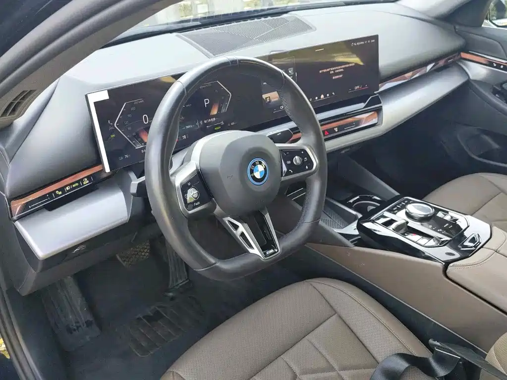 BMW i5 — миниатюра 7