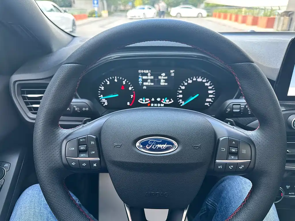 Ford Focus — миниатюра 12