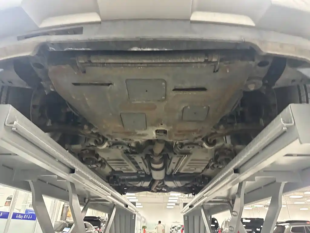 Ford Explorer (Import) — миниатюра 29