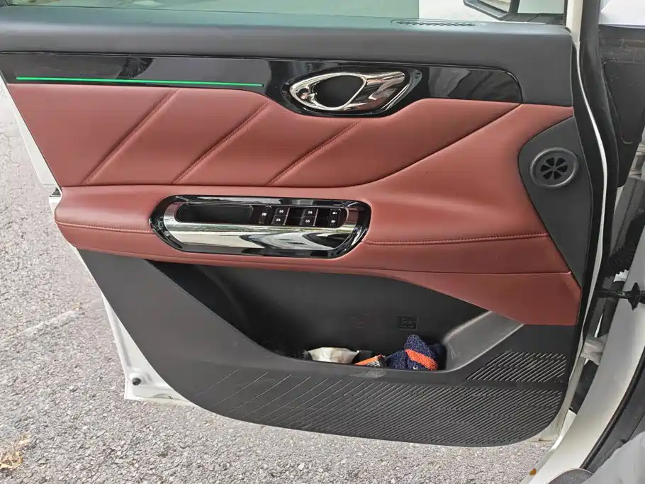 GAC Motor Trumpchi E8 PHEV — миниатюра 7