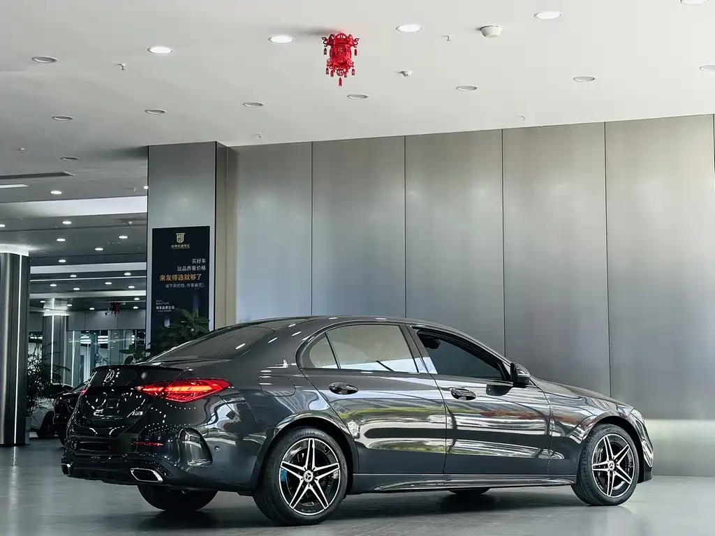 Mercedes-Benz C-Class — миниатюра 7
