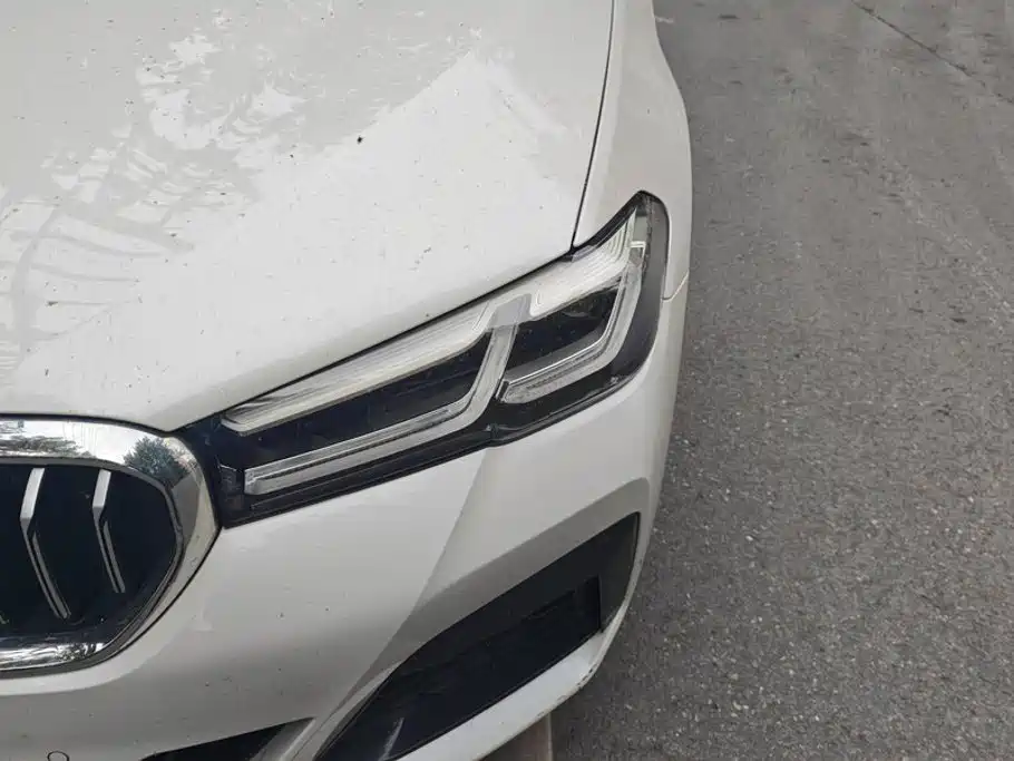 BMW 5 Series — миниатюра 5