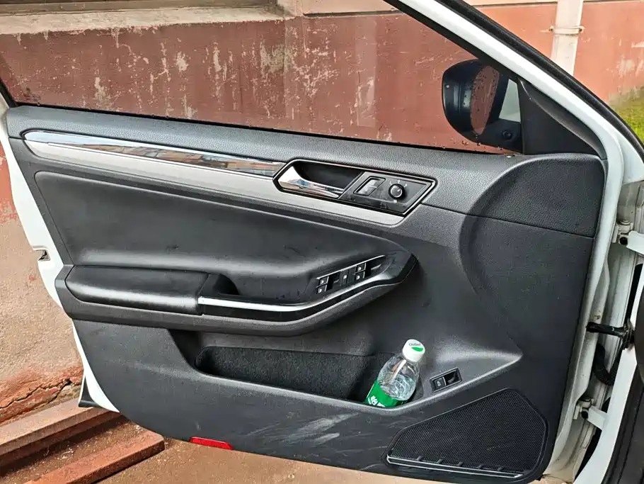 Volkswagen Sagitar — миниатюра 7