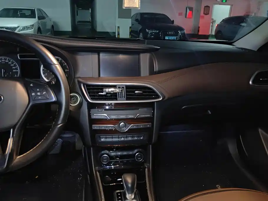 Infiniti QX30 — миниатюра 13