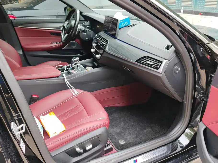 BMW 5 Series — миниатюра 8