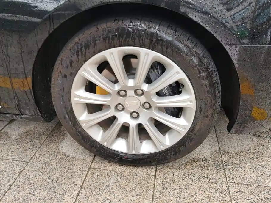 Cadillac XTS — миниатюра 6