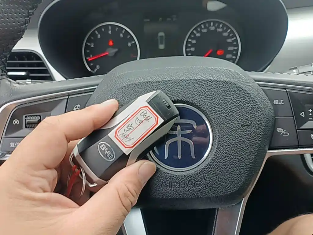 BYD MAX — миниатюра 9