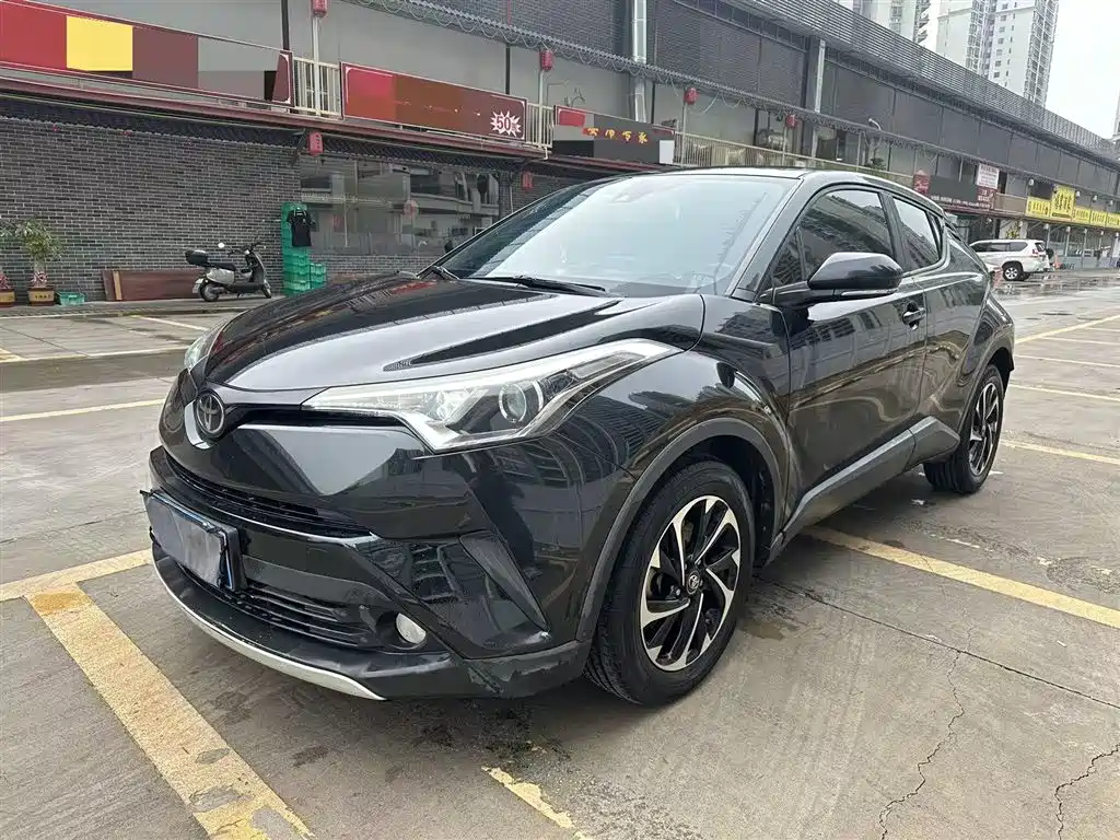 Купить Toyota IZOA