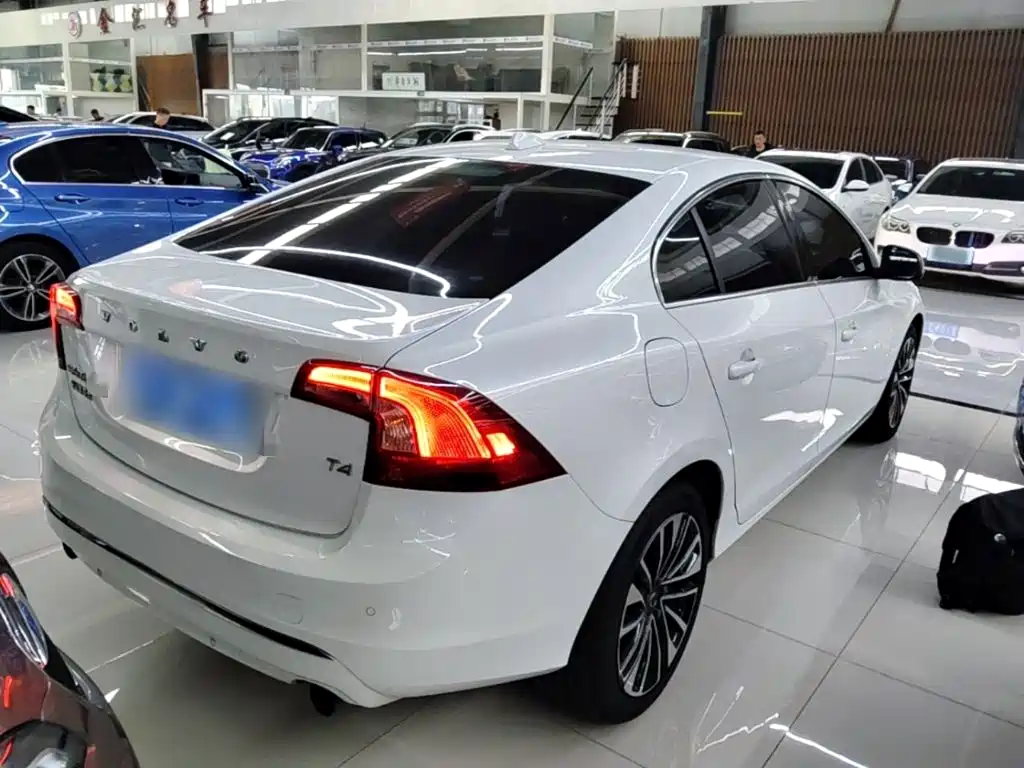 Volvo S60 — миниатюра 7