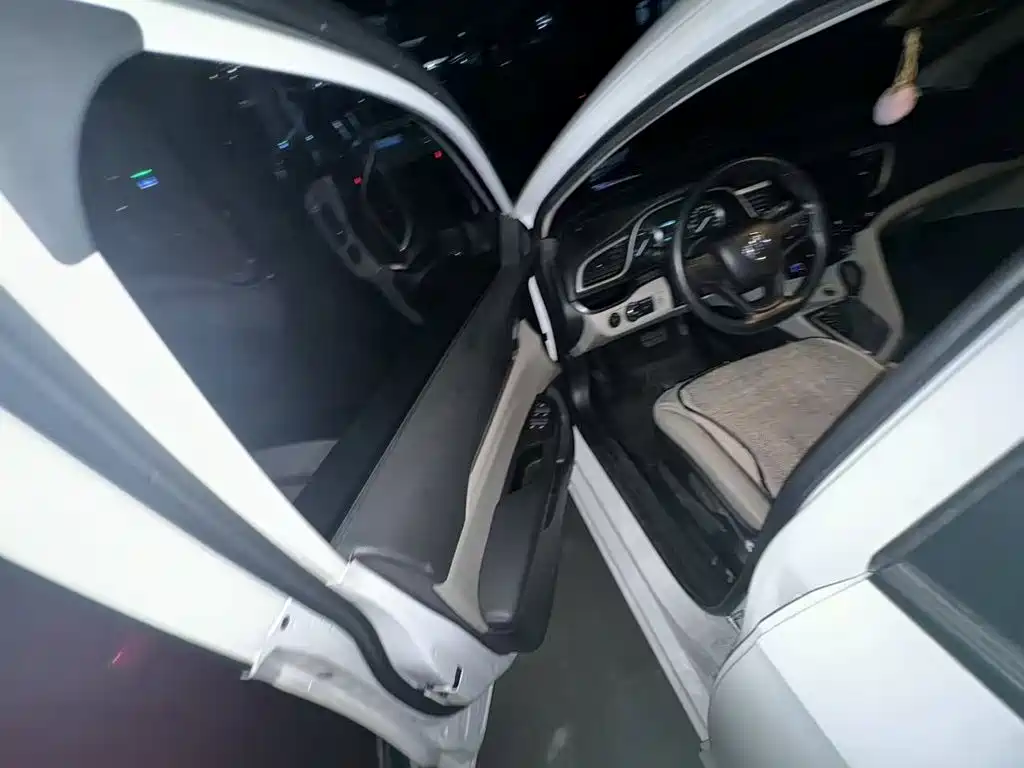 Buick Excelle — миниатюра 12