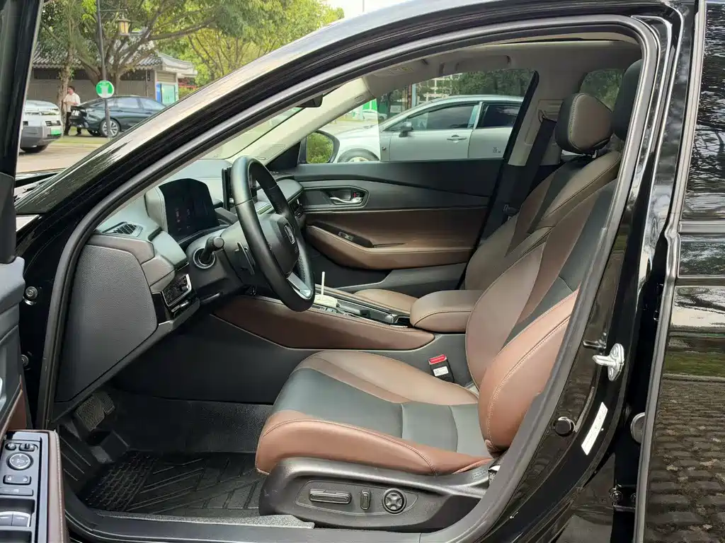 Honda Inspire PHEV — миниатюра 4