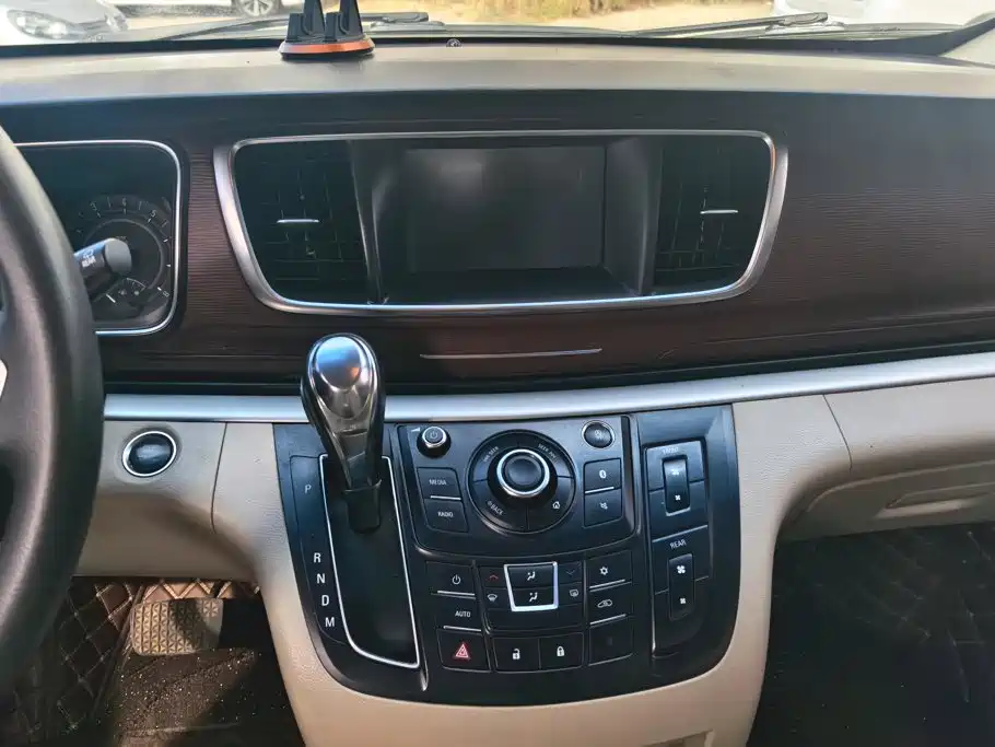 Buick GL8 — миниатюра 13