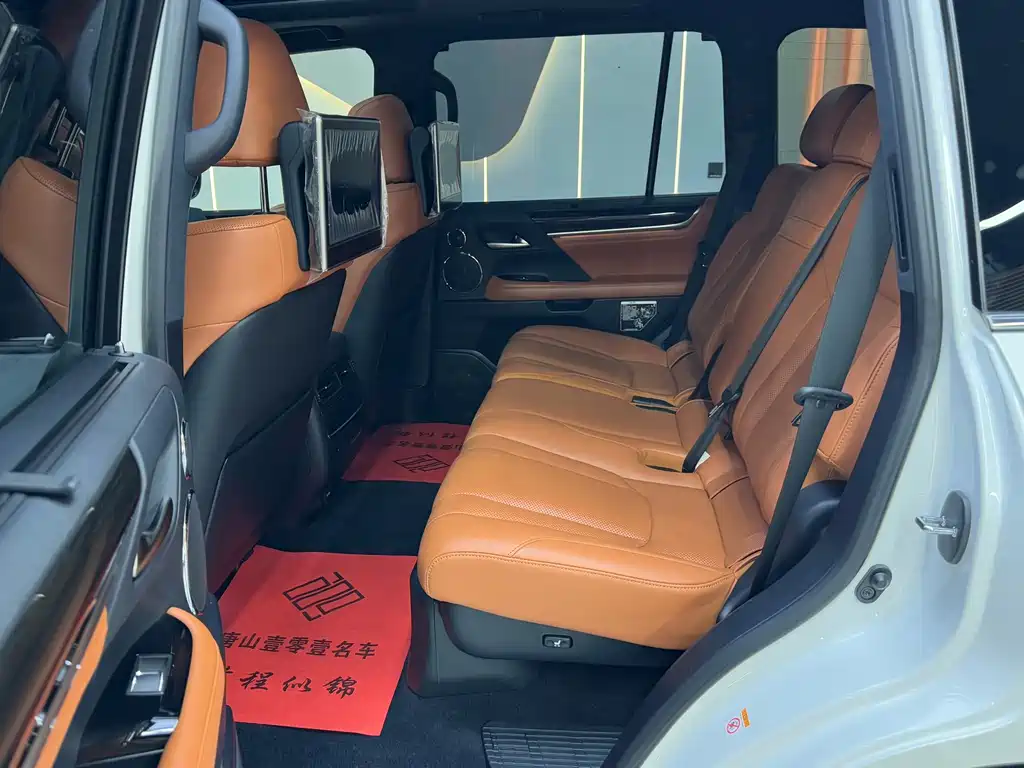Lexus LX — миниатюра 18