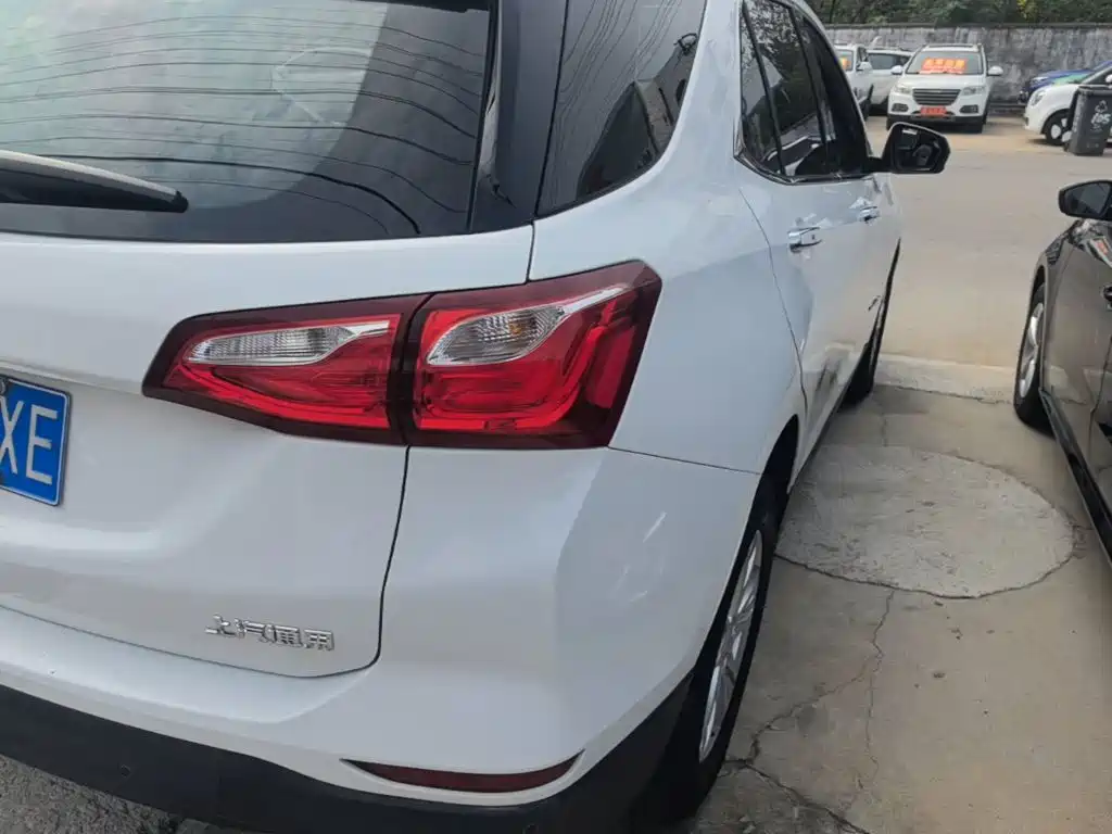 Chevrolet Equinox — миниатюра 8