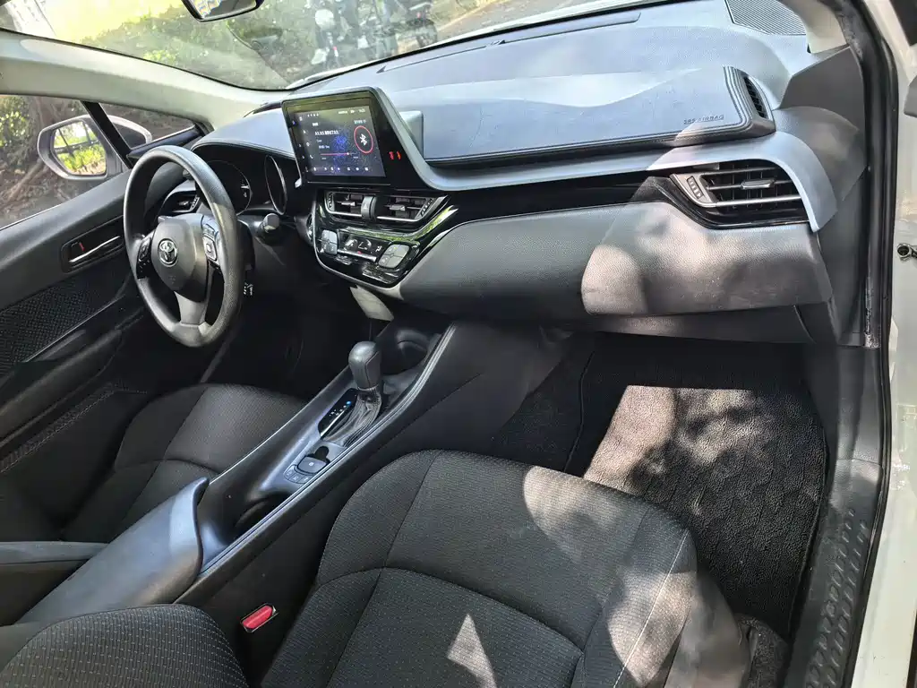 Toyota IZOA — миниатюра 12
