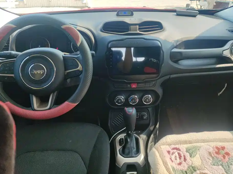 Jeep Renegade — миниатюра 12