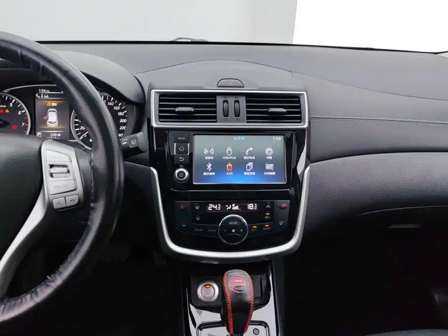 Nissan Tiida — миниатюра 13