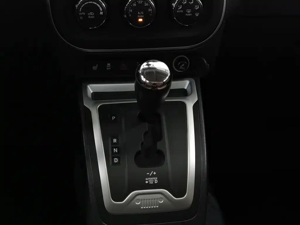 Jeep Compass (Import) — миниатюра 13