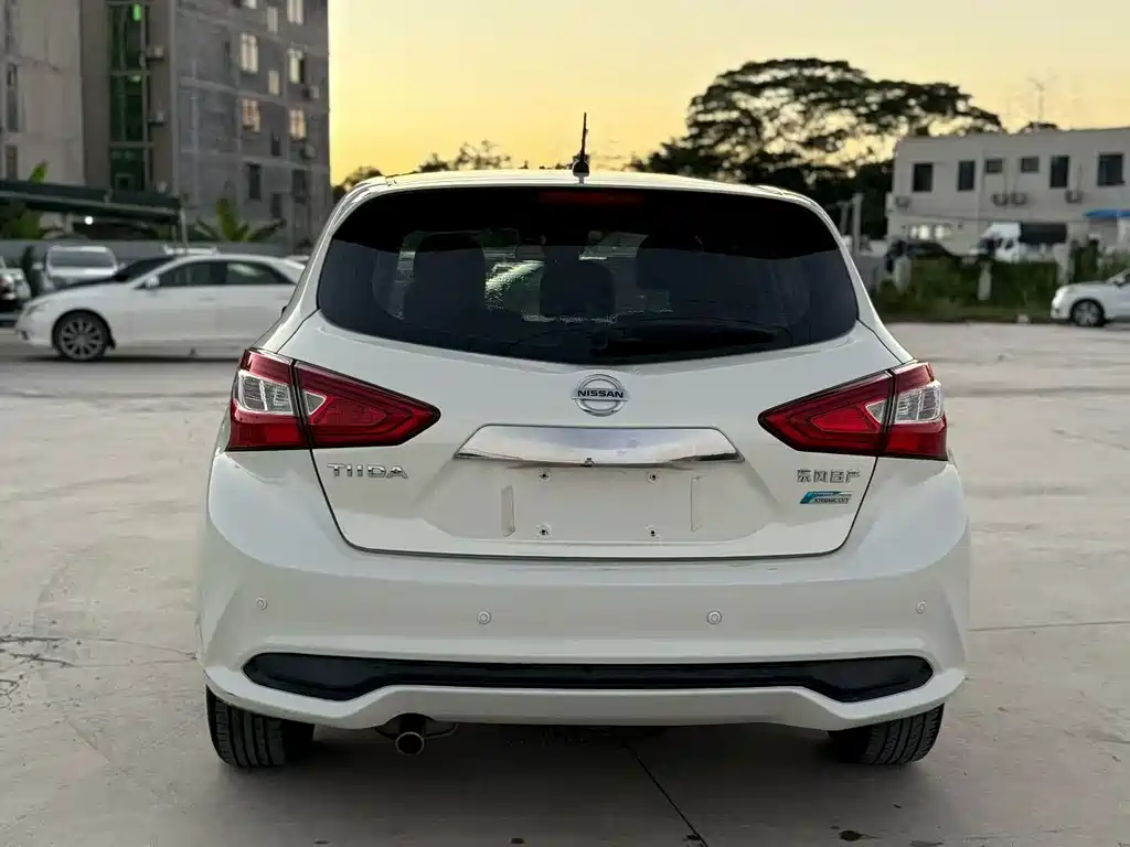 Nissan Tiida — миниатюра 5