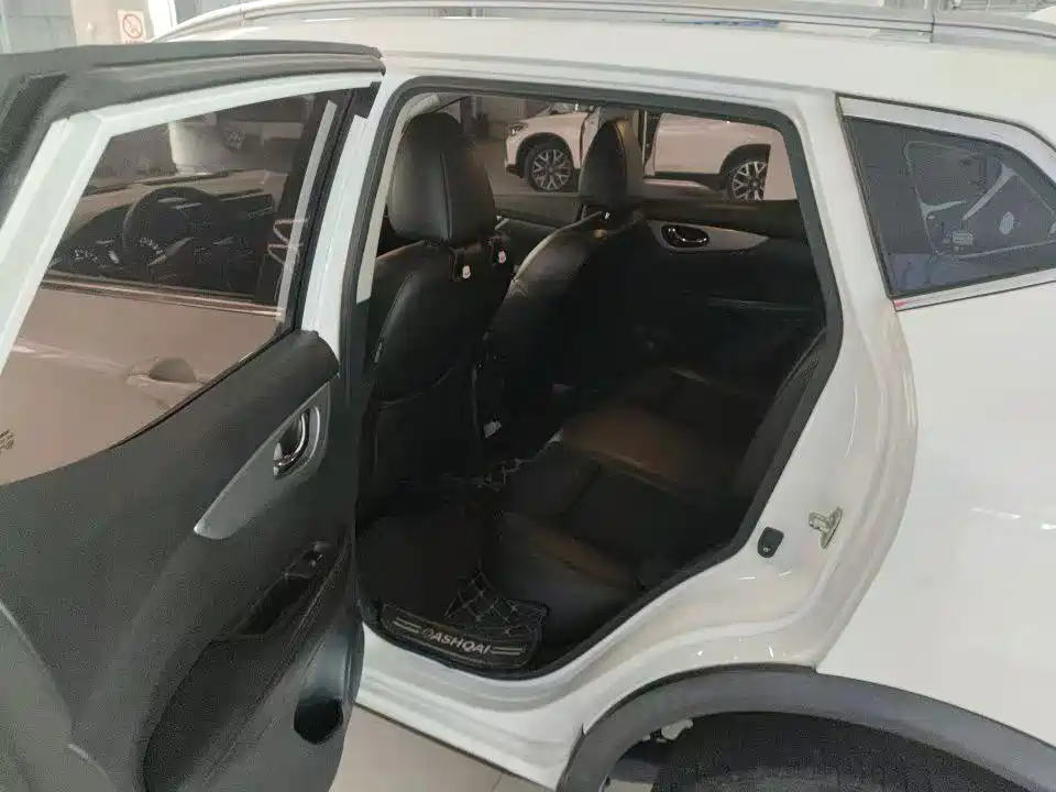 Nissan Qashqai — миниатюра 6