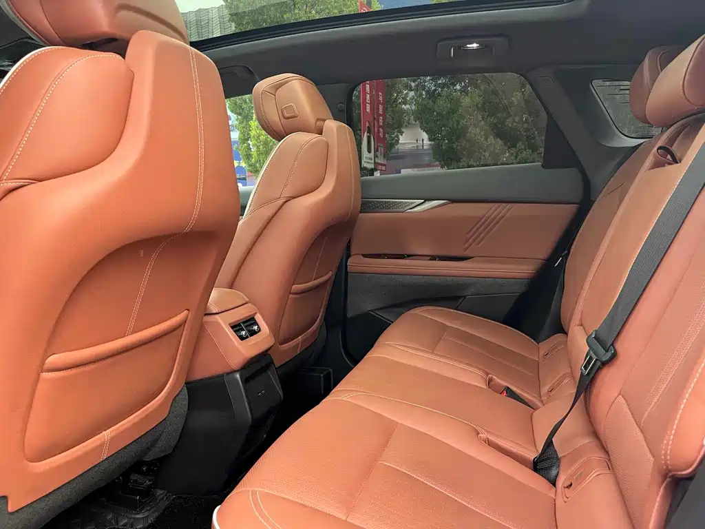 Cadillac IQ — миниатюра 16