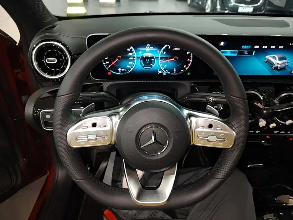 Mercedes-Benz A-Class — миниатюра 11