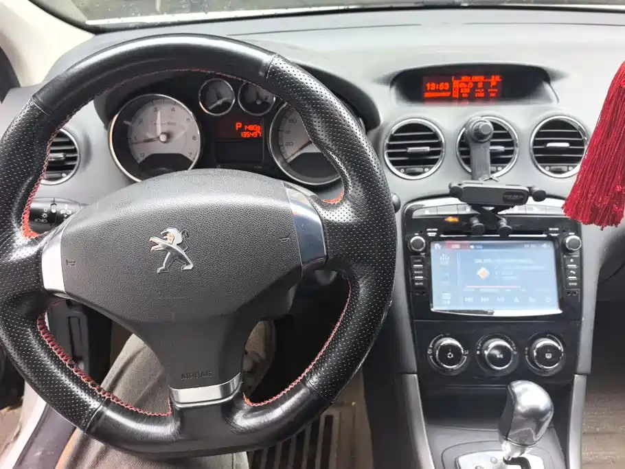 Peugeot 408 — миниатюра 12