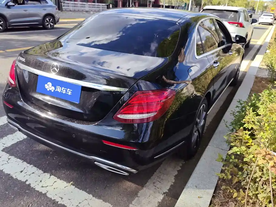 Mercedes-Benz E-Class — миниатюра 3
