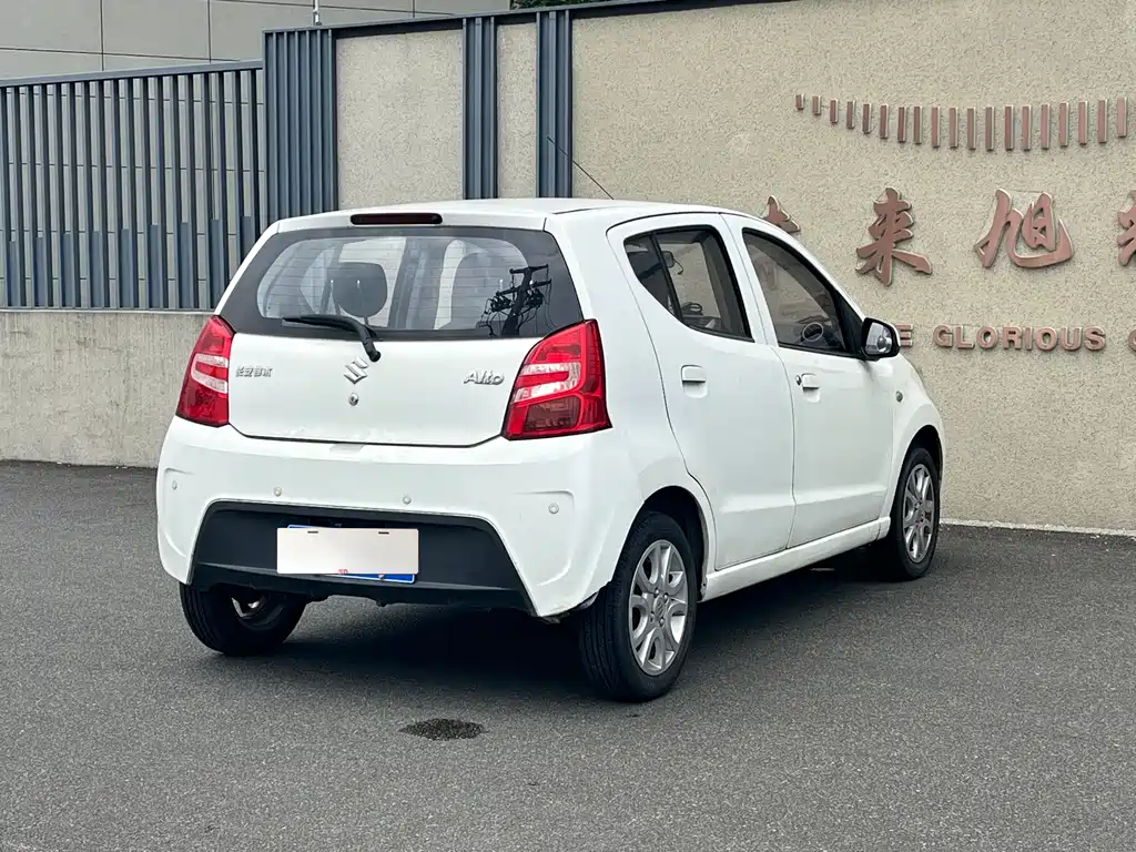 Suzuki Alto 2013 1.0L MT Luxury