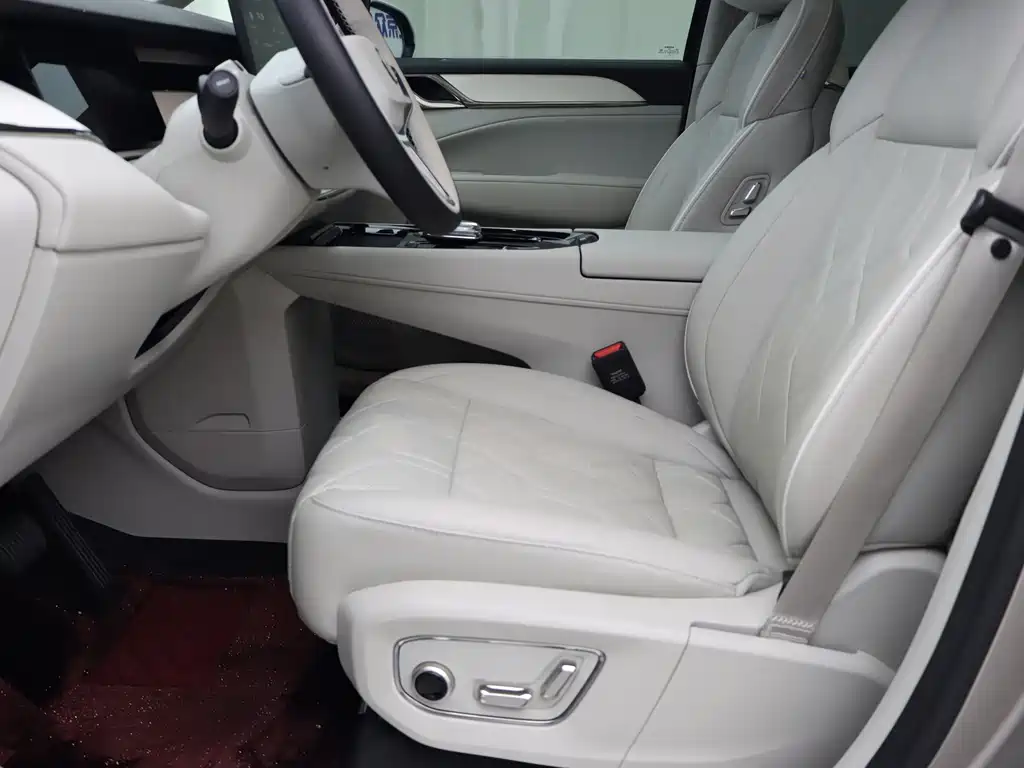 Volvo EM90 — миниатюра 5