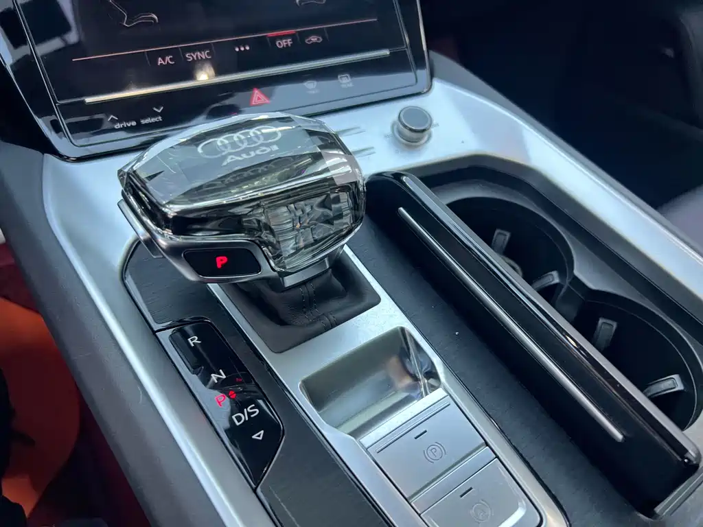 Audi Q6 — миниатюра 22
