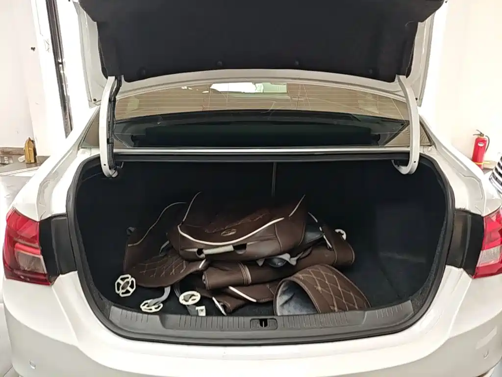 Buick Excelle — миниатюра 19