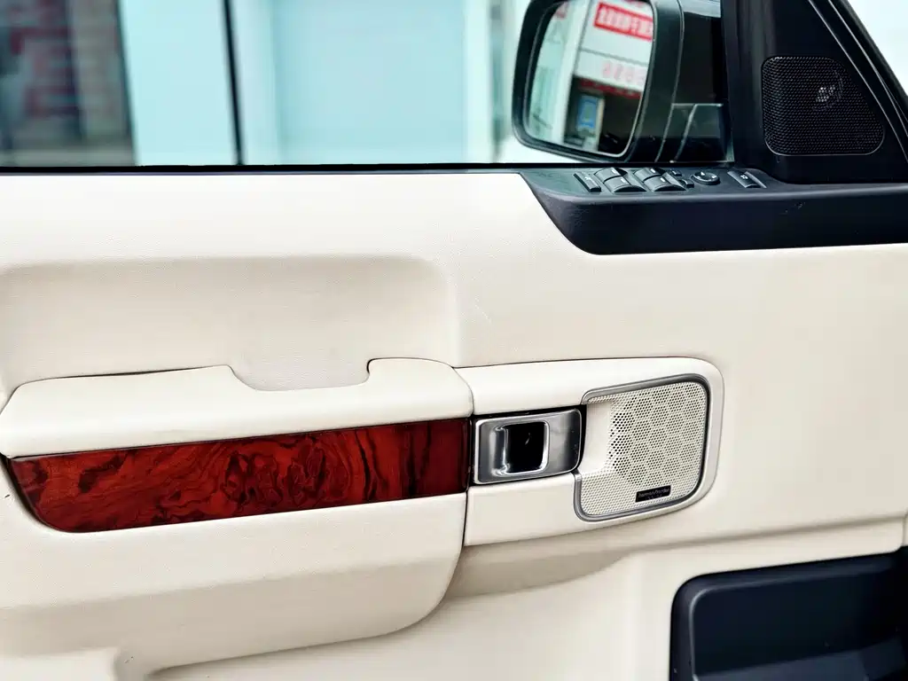Land Rover Range Rover — миниатюра 18