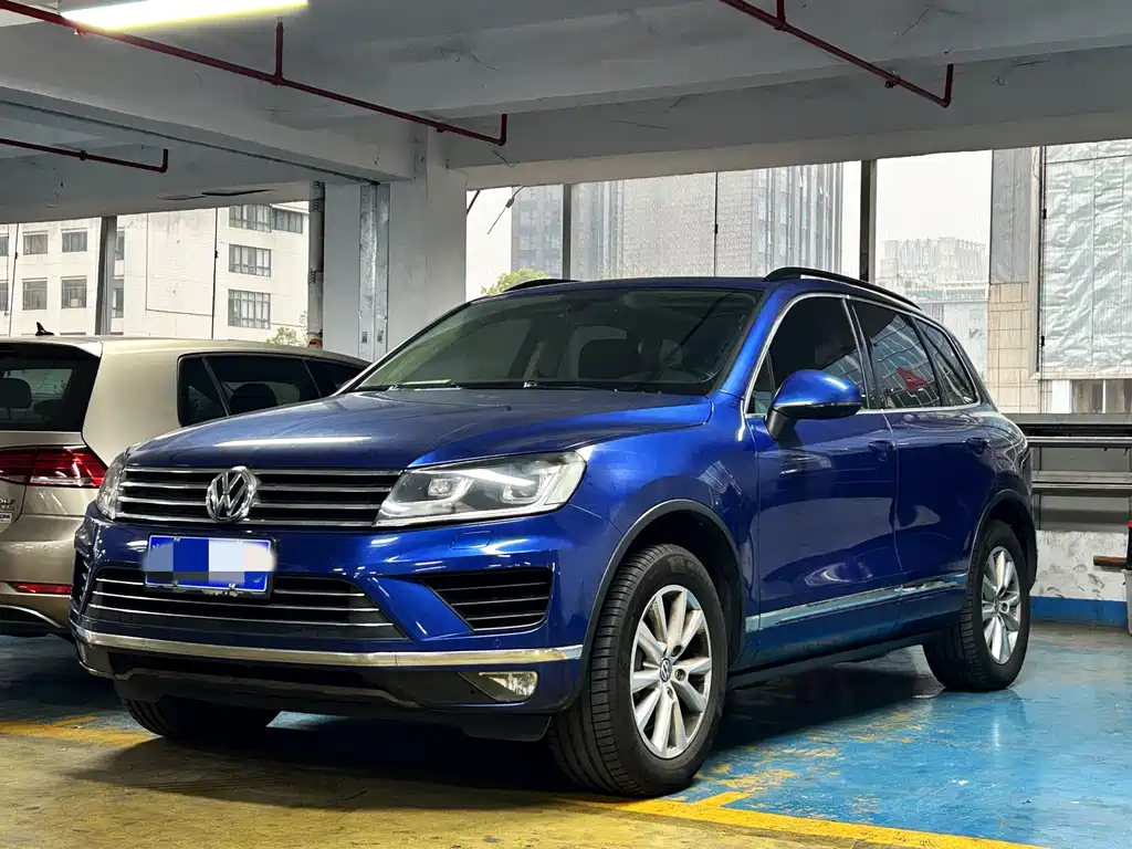 VOLKSWAGEN TOUAREG