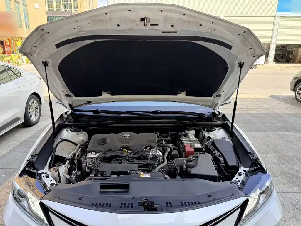 Toyota Camry — миниатюра 4
