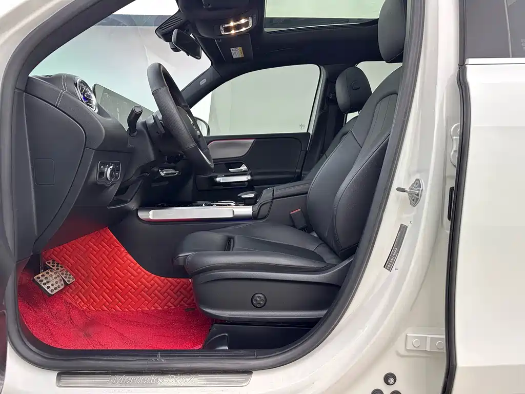 Mercedes-Benz GLB — миниатюра 2