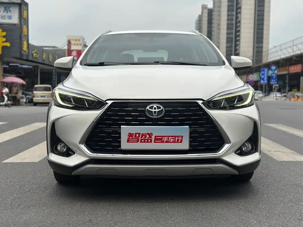 Toyota Yaris L 2023